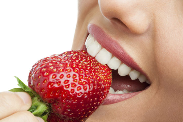 Top 12 cách làm trắng răng tại nhà hiệu quả và tiết kiệm
